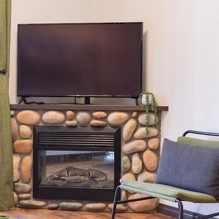캔모어 Grassihaus Mountain Getaway 아파트 외부 사진