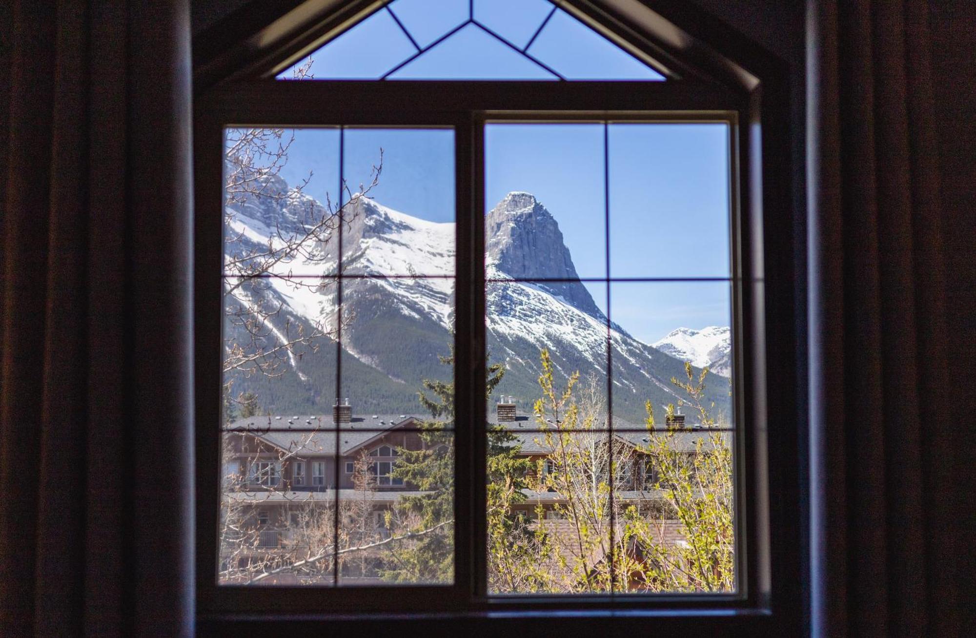 캔모어 Grassihaus Mountain Getaway 아파트 외부 사진